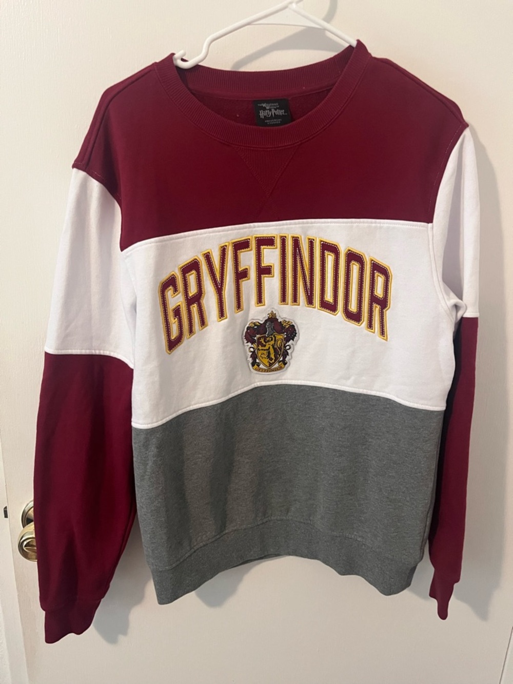 Harry Potter Universal Studios Gryffindor Colorblock Sweater Sweatshirt Small